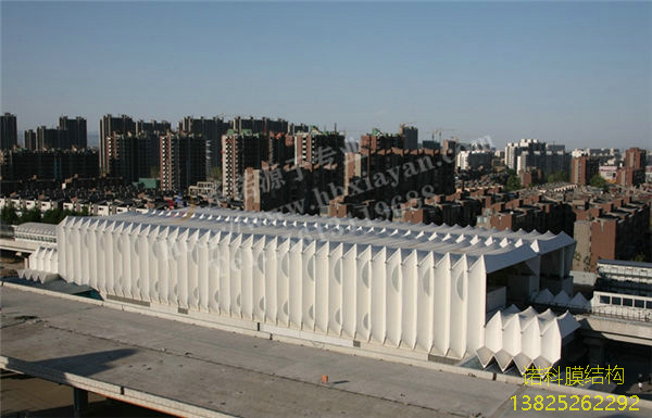 大跨度膜結構或者索結構建筑的張拉施工步驟
